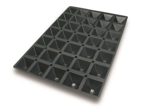 Backform aus Silikon Pyramide 40x 60 cm, Durchm. 65x65mm, h 35 mm